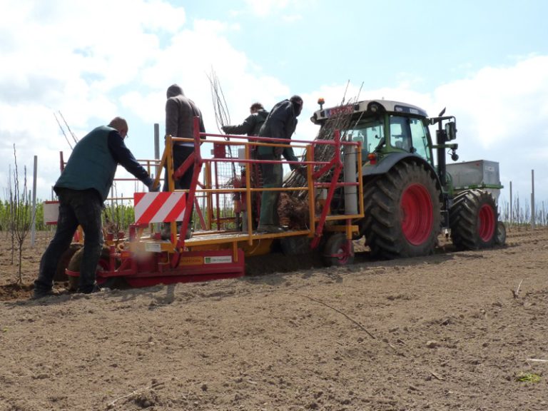 PL-40 F2 mit Lochbohrer für Betonpfähle