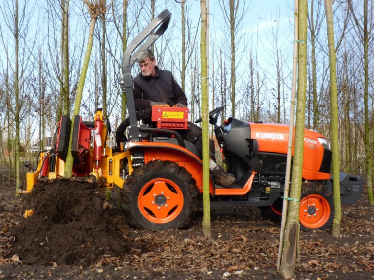 Select Traktor-Anbau