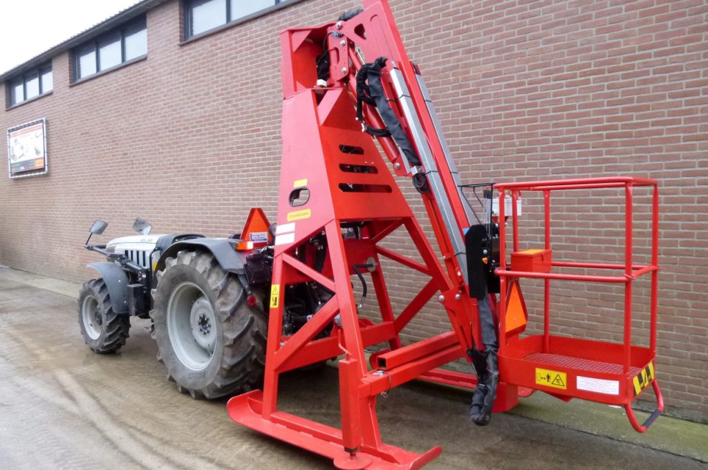 Fama Anbauschneidebühne