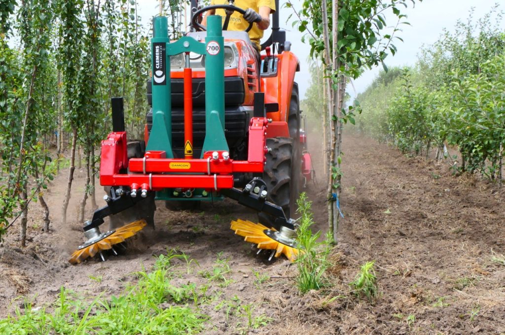 Fingerhacken an Vorderseite Hackmaschine