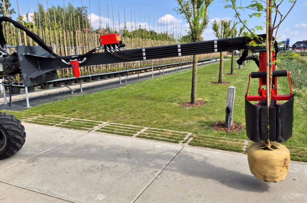 Hydraulische Baumladeklemme (HBK) an Lade Ausleger mit-Rotator und Schnellwechsler für Norcar
