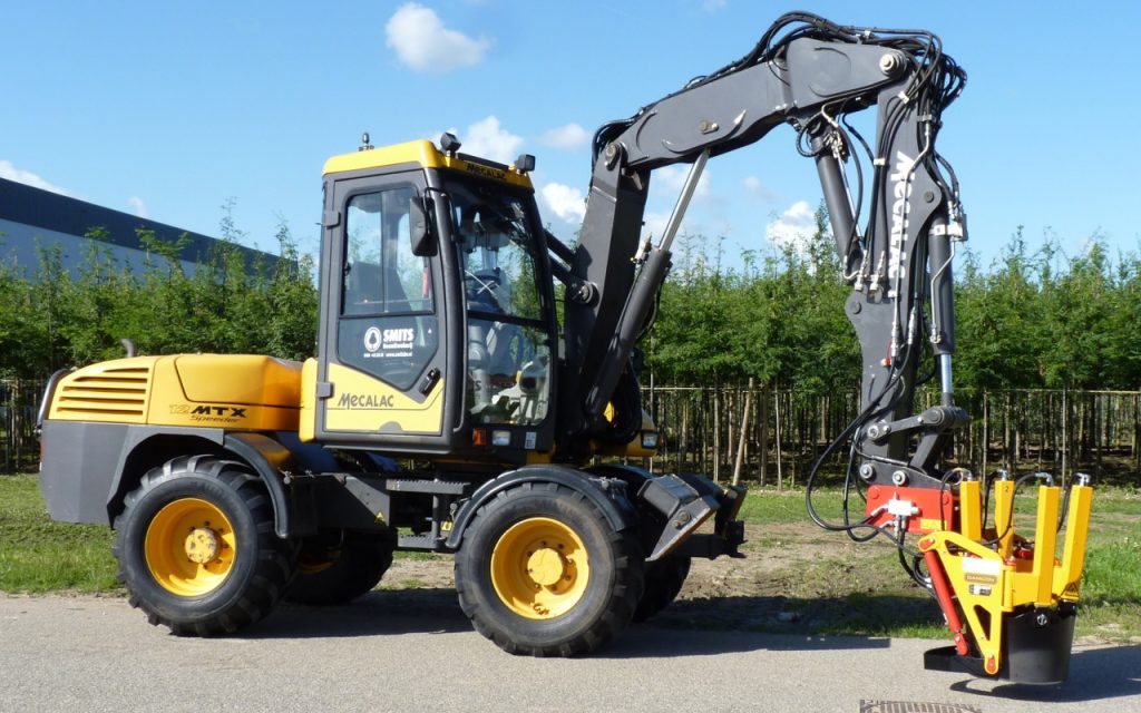 KLR-500 ST an Mecalac