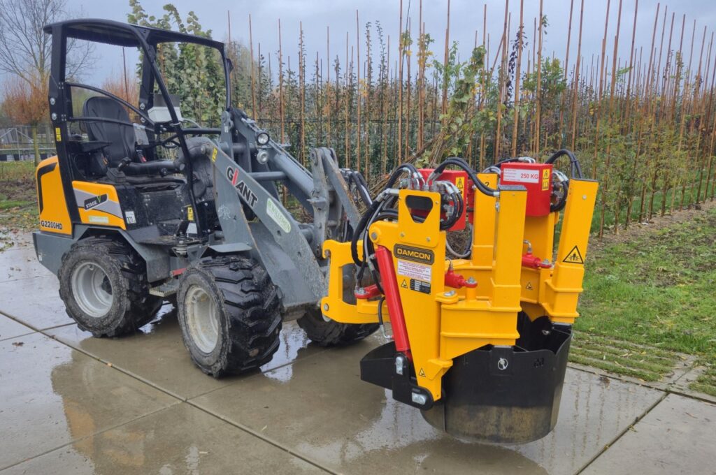 KLR-650 ST an Giant G2200 HD