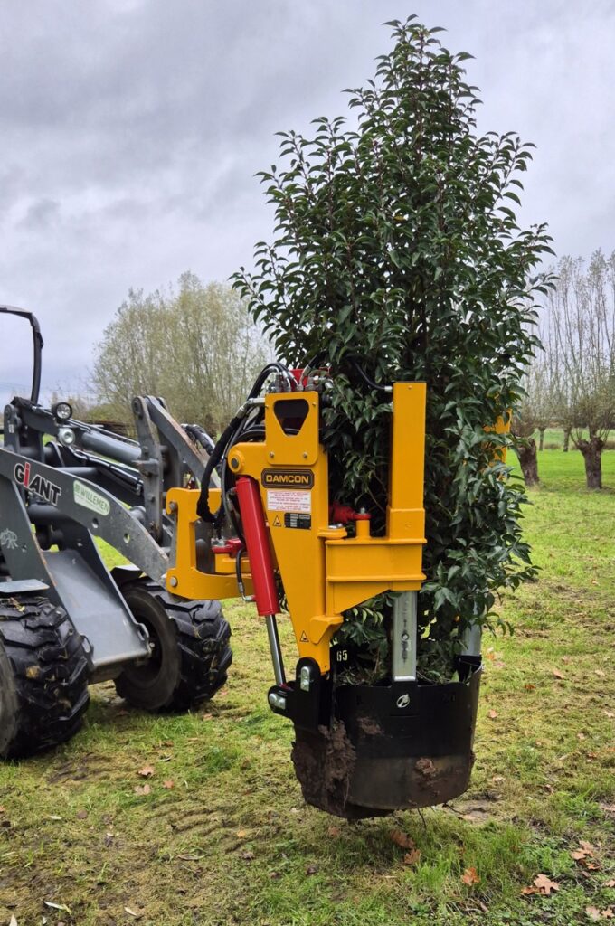 KLR-650 ST an Giant G2200 HD