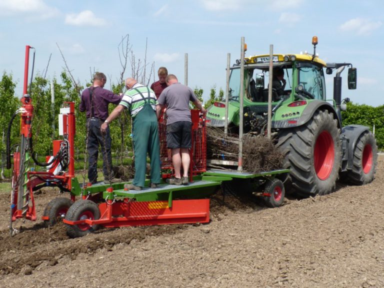 PL-40 F3 mit Pfähledrücker