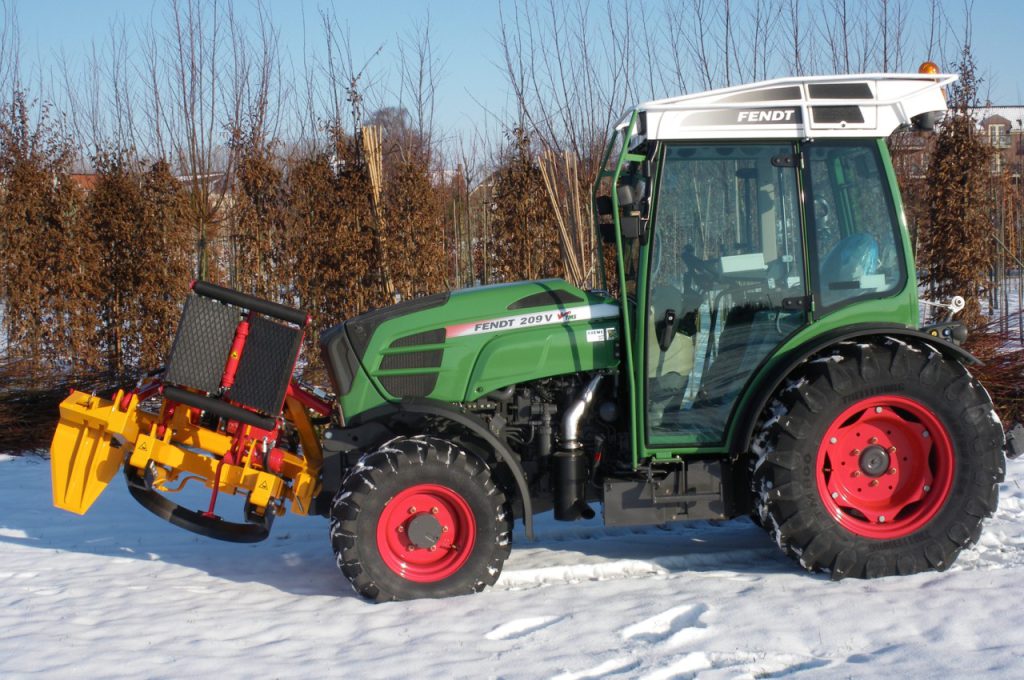 Select-50 an Vorderseite Schlepper