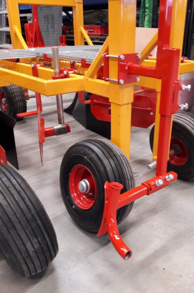 Verlegen von Bewässerungsschläuch