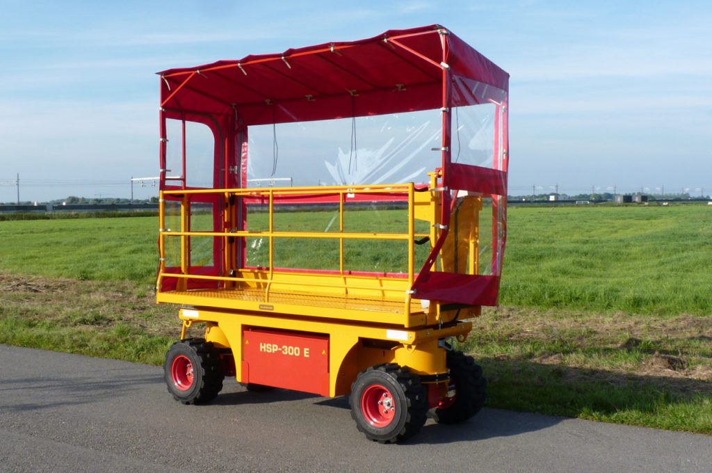 Plane Aufbau auf verstellbarer Plattform