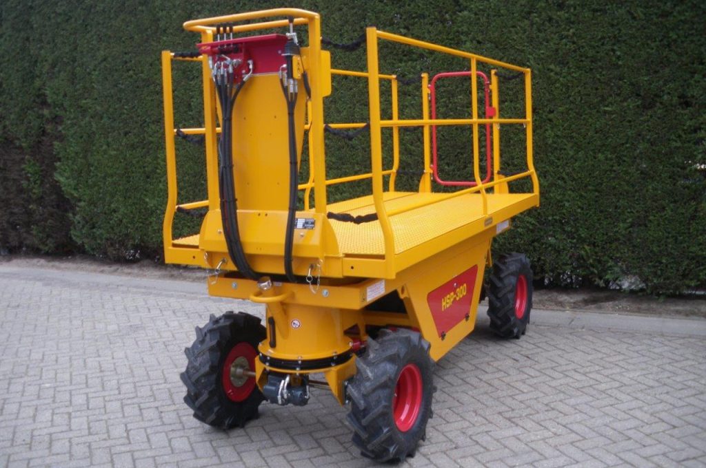 In Breite verstellbarer Plattform