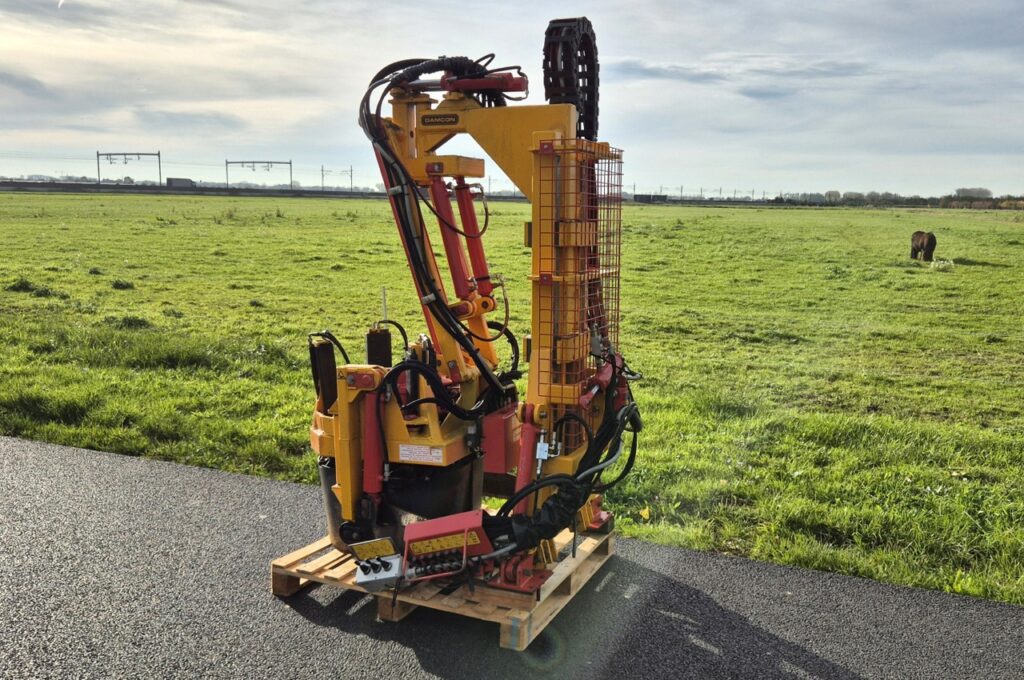 604019 KLR-700 HM mit Spatensatz 60 + 70 cm mit Anbaurahmen für Fendt Schmalspurtraktor