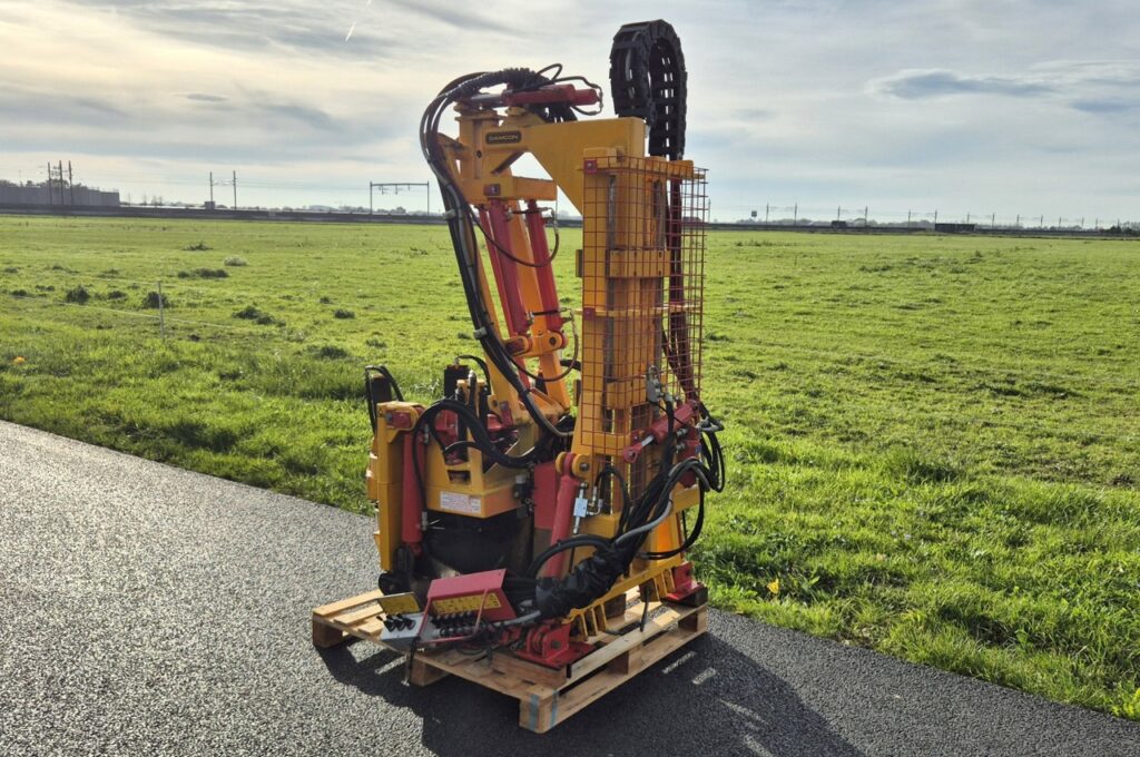604019 KLR-700 HM mit Spatensatz 60 + 70 cm mit Anbaurahmen für Fendt Schmalspurtraktor