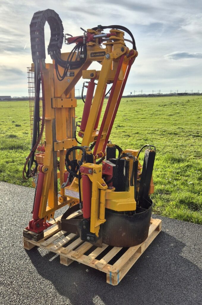 604019 KLR-700 HM mit Spatensatz 60 + 70 cm mit Anbaurahmen für Fendt Schmalspurtraktor