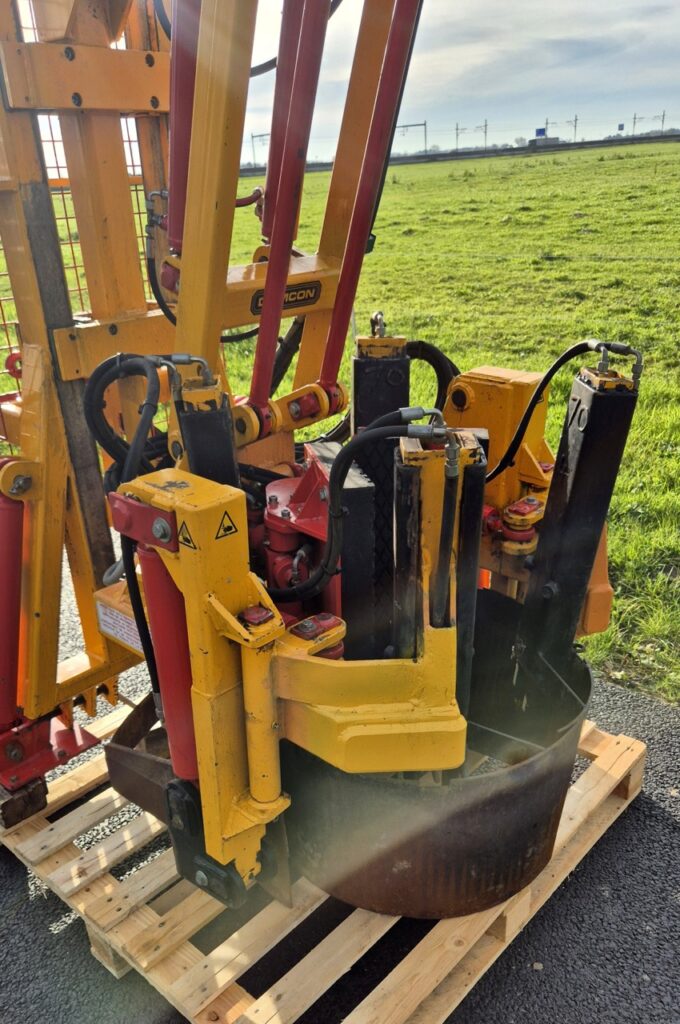 604019 KLR-700 HM mit Spatensatz 60 + 70 cm mit Anbaurahmen für Fendt Schmalspurtraktor
