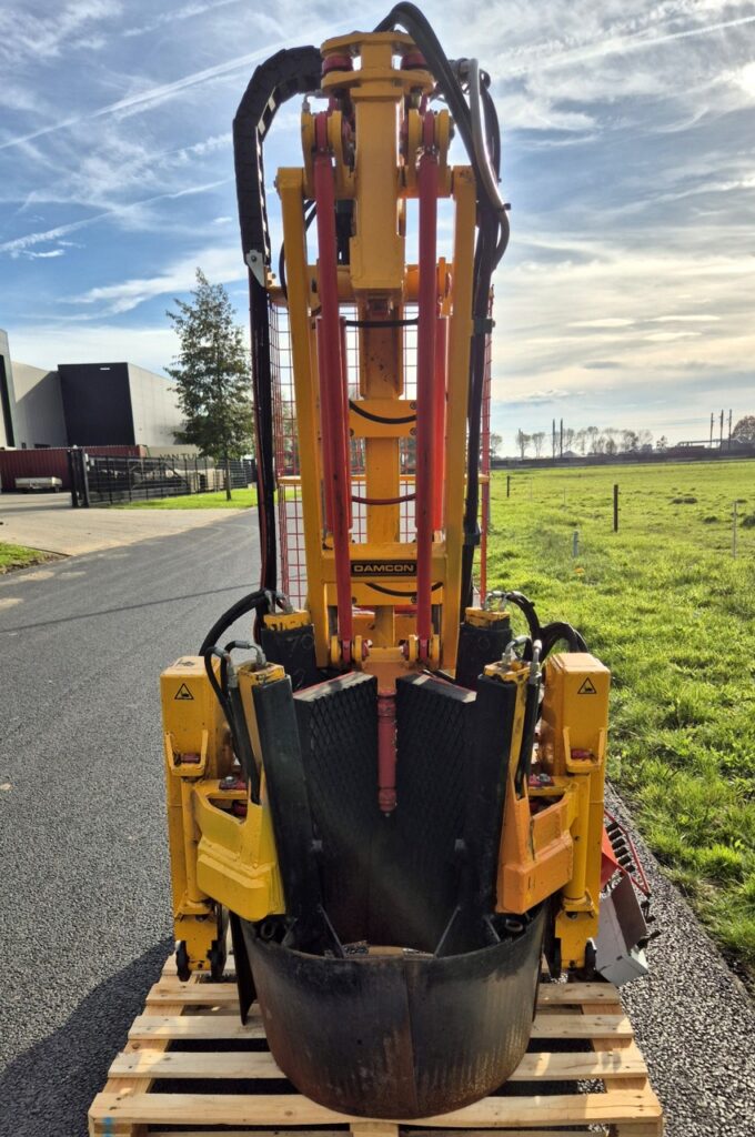 604019 KLR-700 HM mit Spatensatz 60 + 70 cm mit Anbaurahmen für Fendt Schmalspurtraktor